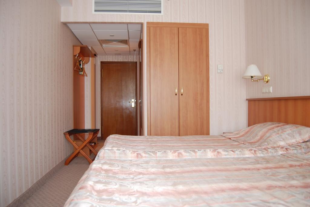 Azimut Hotel Smolenskaya Moscow Room photo
